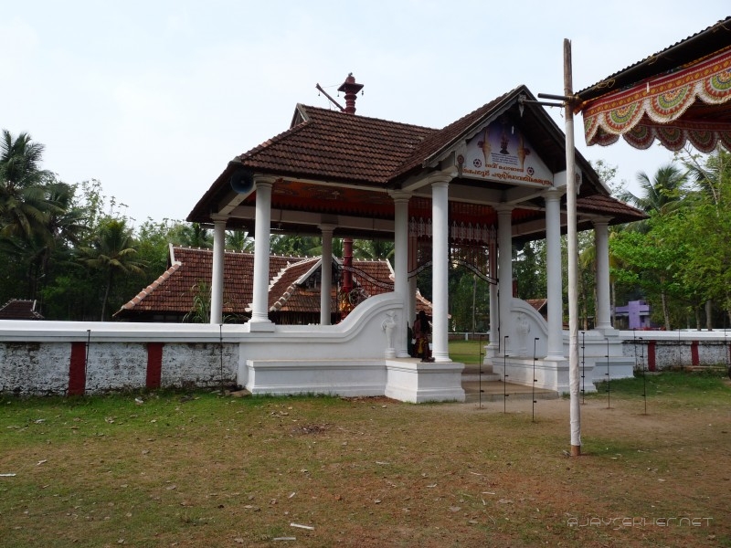 Nilamperur Pally temple