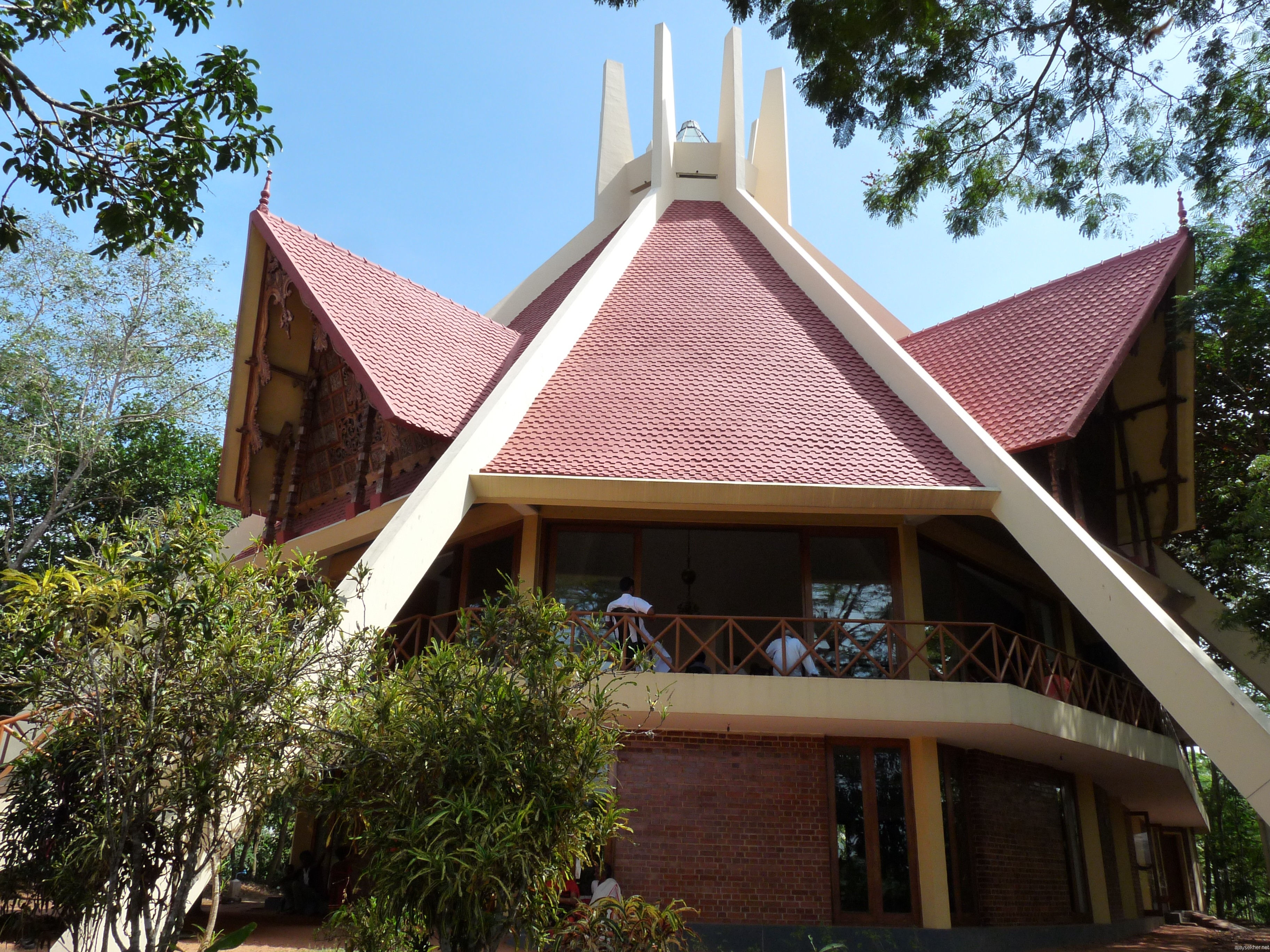 An archetectural confluence of religious and philosophic polyphony: Narayana Gurukulam convention centre, Varkala.